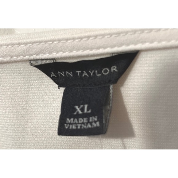 Ann Taylor Cream Short Sleeve Career Casual Blouse Top Women's XL NWT - Picture 2 of 6